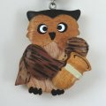 手作りの木製ストラップ　フクロウ＋サックス　◇ゆうパケット発送可 