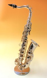ミニチュア楽器　テナーサックス　1/4サイズ