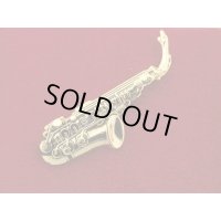 スタンダードブローチ　アルトサックス　ゴールド