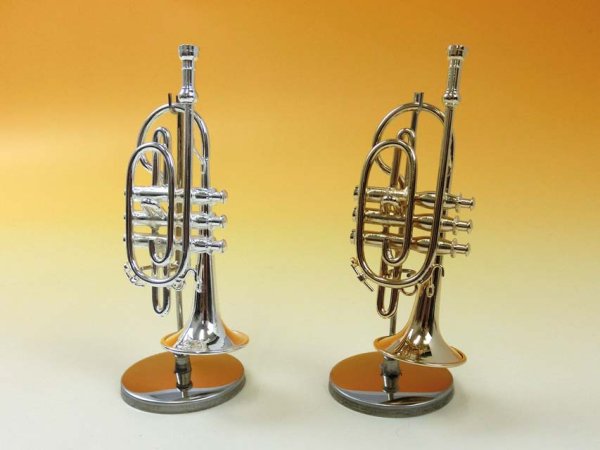 左から、コルネット1/6サイズ(シルバー、ゴールド)