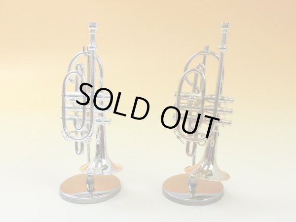 左から、コルネット1/6サイズ(シルバー、ゴールド)